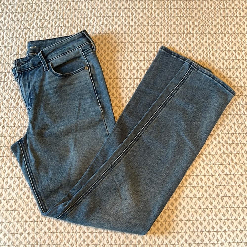Women’s Old Navy Straight leg jeans, size 6